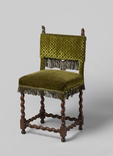 Slung Definition, Meaning & Usage | FineDictionary.com