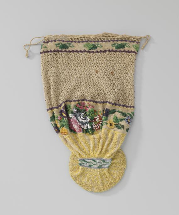 Netted Reticule Reticulated glass Definition, Meaning & Usage | FineDictionary.com