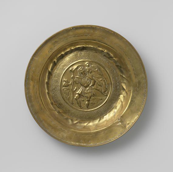 Center punch Definition, Meaning & Usage